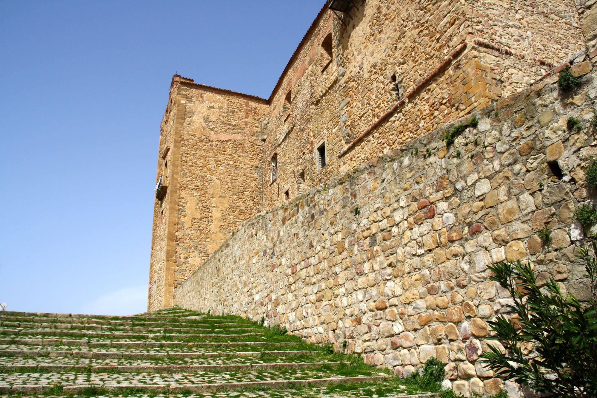 Castello_dei_Ventimiglia_Castelbuono